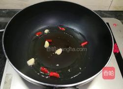 竹笋炒腊肠的做法图解1