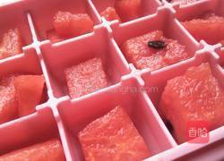 西瓜冰泡锡兰茶的做法图解2