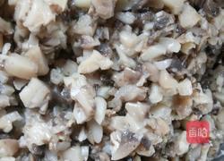 猪肉木耳香菇虾仁包的做法图解2