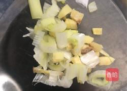芦笋炒鸡蛋的做法图解2