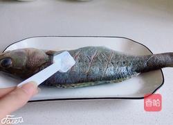 清蒸海鲈鱼的做法图解1