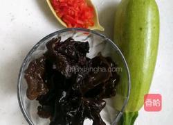 凉拌西湖木耳的做法图解1
