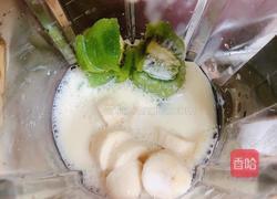猕猴桃豆奶昔的做法图解5