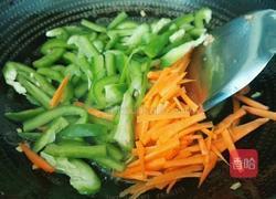 胡萝卜青椒炒肉的做法图解10