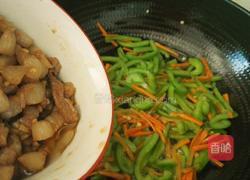 胡萝卜青椒炒肉的做法图解12