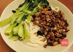 香菇肉末青菜拌面的做法图解3