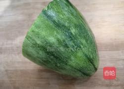 凉拌农家水瓜的做法图解1