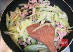 西芹炒瘦肉的做法图解13