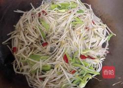 青椒豆芽菜的做法图解4