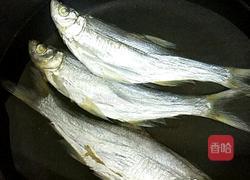 剁椒蒸鱼干的做法图解1