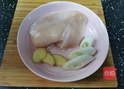 凉拌鸡胸肉的做法图解1