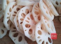 糖醋藕片的做法图解2