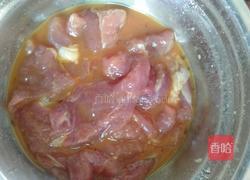 猪肉煲的做法图解1