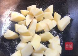 鲜桃烧土豆的做法图解6
