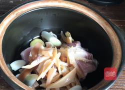 百合鱿鱼汤的做法图解7