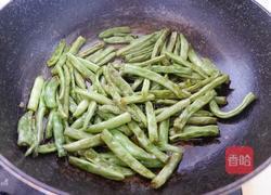 干煸肉末四季豆的做法图解2