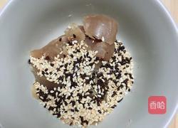 肉松莲蓉月饼的做法图解2