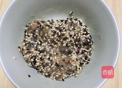 肉松莲蓉月饼的做法图解3