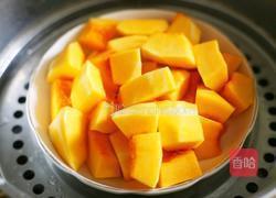 莲蓉馅南瓜椰蓉饼的做法图解2