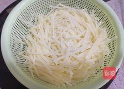 酱香土豆丝的做法图解1