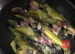 嘎鱼烧粉丝的做法图解3