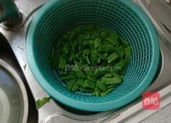胡萝卜炒刀豆的做法图解2