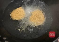 西红柿鸡蛋拌面的做法图解1