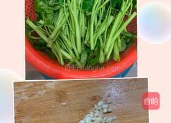 蒜香爽辣空心菜的做法图解1