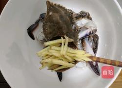 梭子蟹烩年糕的做法图解2