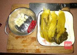 辣椒炒酸菜的做法图解1