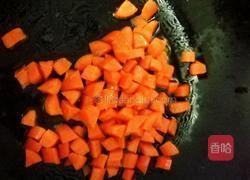 完全没有腥味鲜甜好吃的玉米胡萝卜虾仁的做法图解4