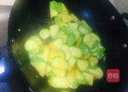 干虾仁炒小瓜的做法图解4