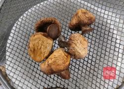 口蘑枸杞瘦肉汤的做法图解9