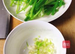 葱油拌面的做法图解1