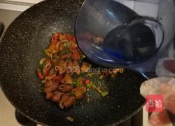 酸辣肥肠的做法图解10