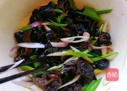 木耳拌洋葱的做法图解8