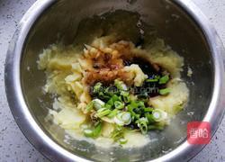 饺子皮土豆饼的做法图解9