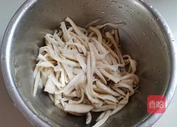 油炸杏鲍菇的做法图解2