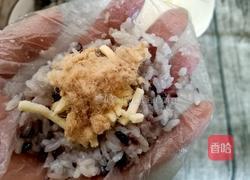 芝士肉松饭团的做法图解7