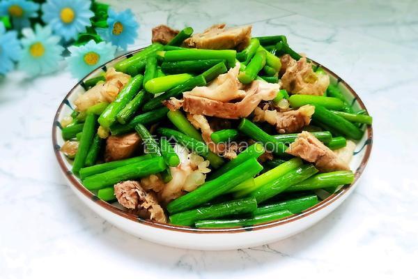 蒜苔炒熟肉