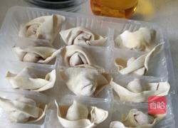 生煎馄饨的做法图解1