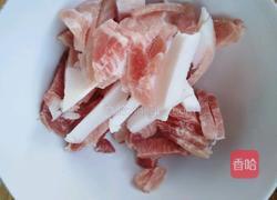 黄花炒肉的做法图解2