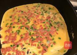 火腿肠葱花鸡蛋饼的做法图解8