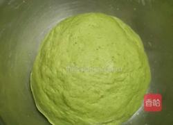 双色香菇鲜肉包的做法图解3
