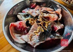 酸辣草鱼汤的做法图解5
