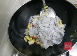 酸辣白菜炒宽粉的做法图解5