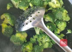 西兰花炒牛肉的做法图解3