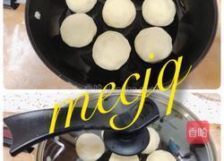 玉米面荠菜鸡蛋生煎包的做法图解7