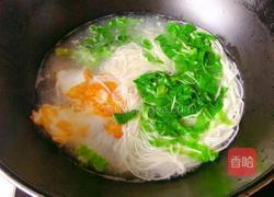 酸辣鸡蛋面的做法图解6