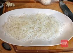 0失败的宴请大菜（蒜茸粉丝蒸虾）的做法图解3